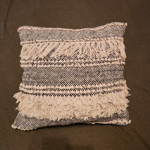 Kirklands Other - KIRKLANDS Throw Pillow 20 x 20 x 5 Boho Black Natural Chunky Knit Knotted Fringe